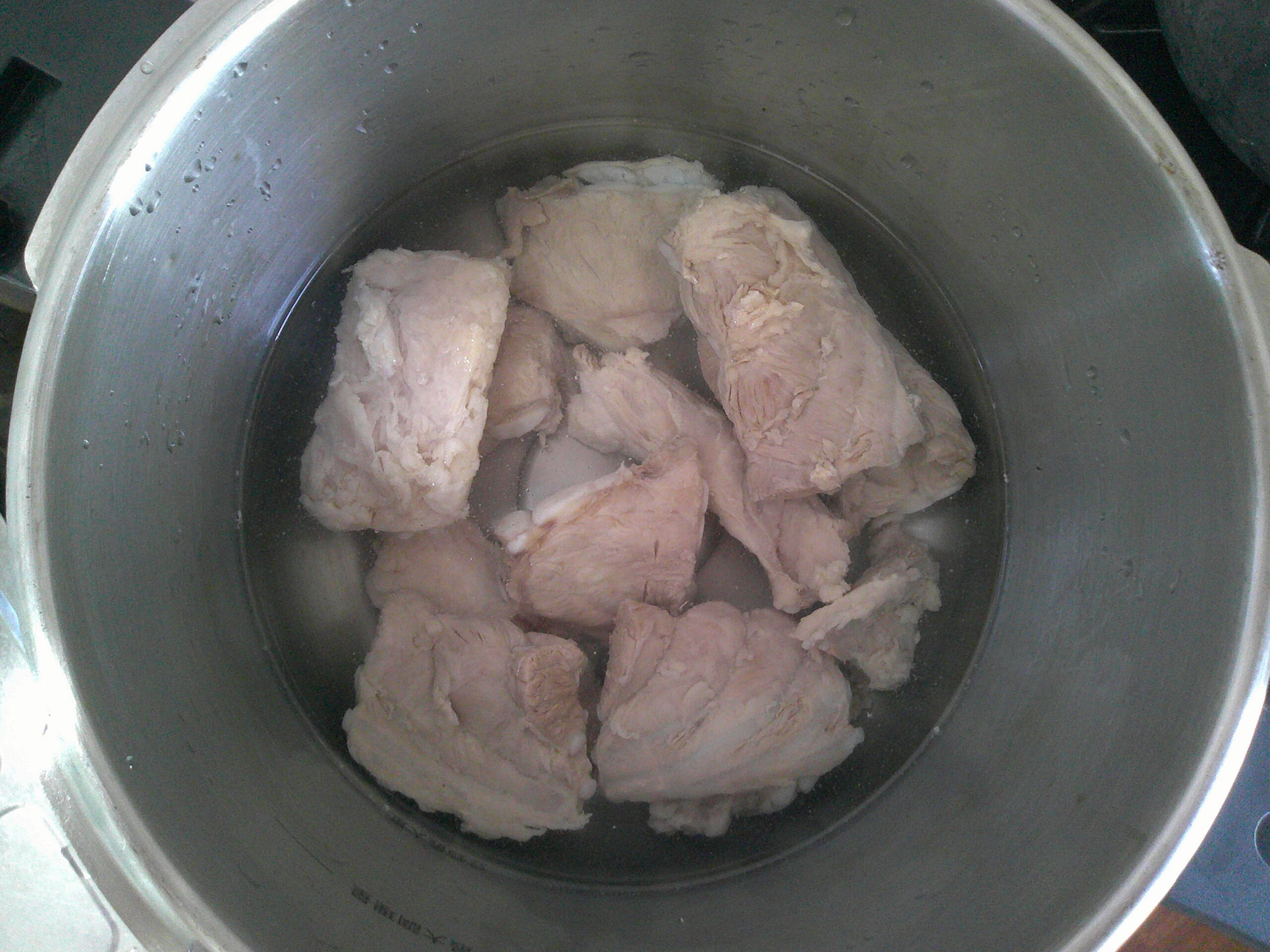 圧力鍋で豚バラ軟骨トロトロ煮